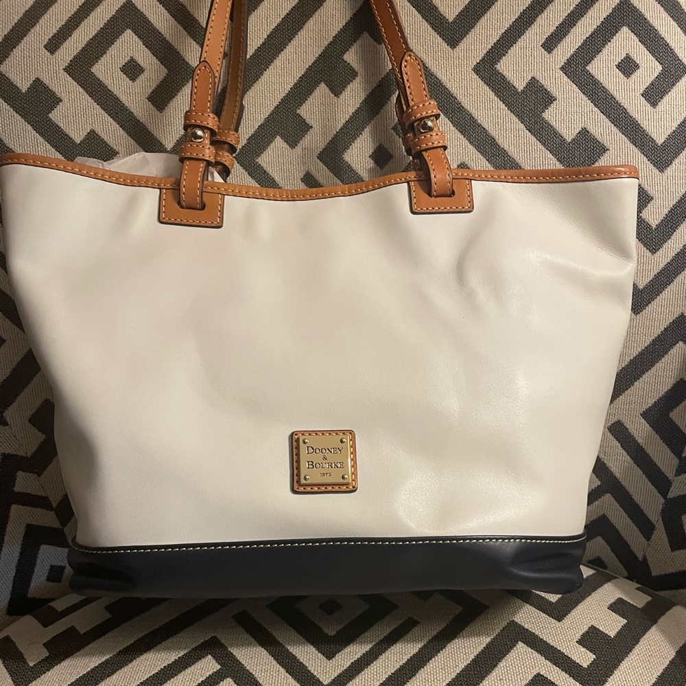 Dooney & Burke Lee Tote
